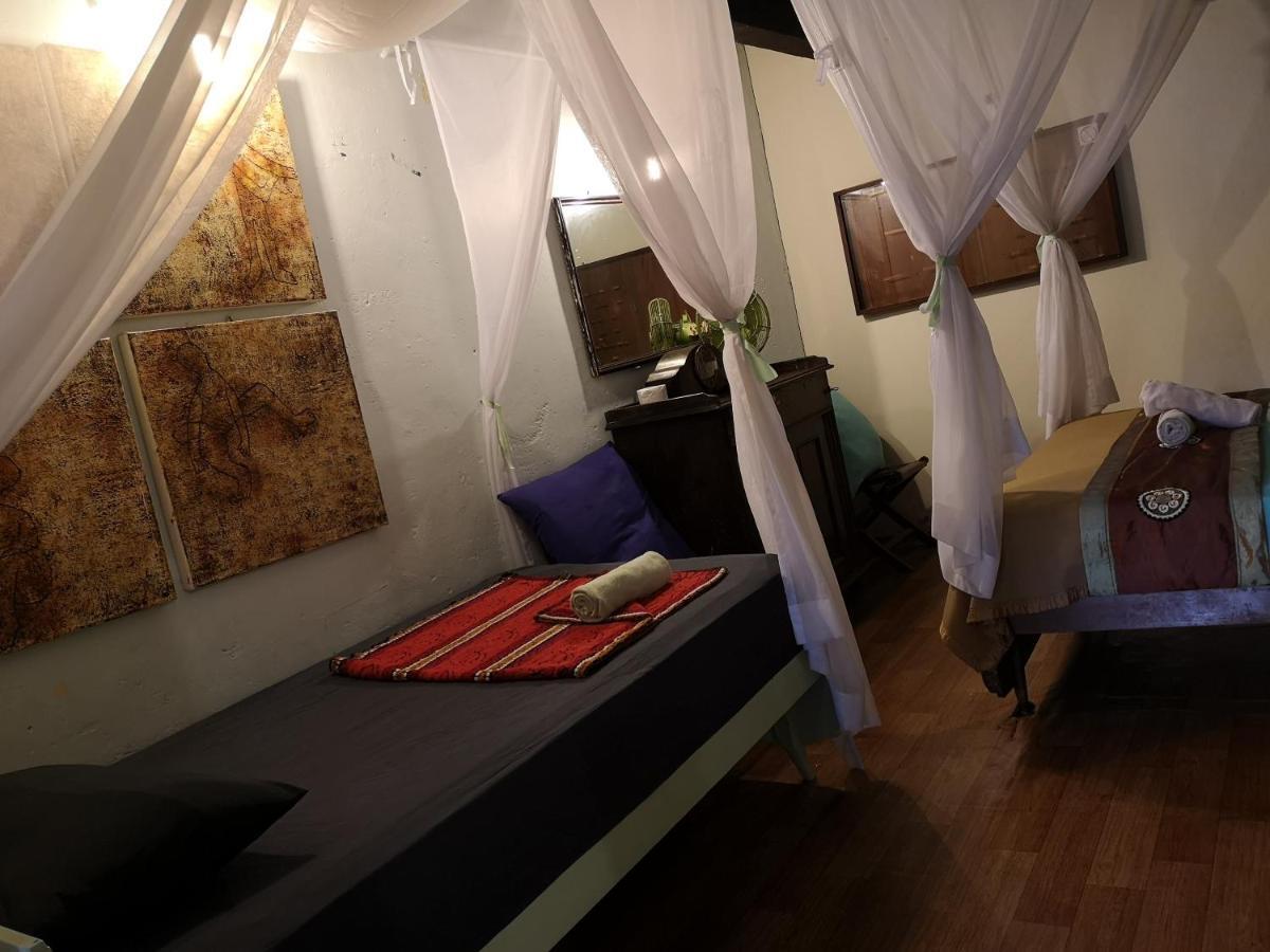 Moontree47 Motel George Town Ngoại thất bức ảnh