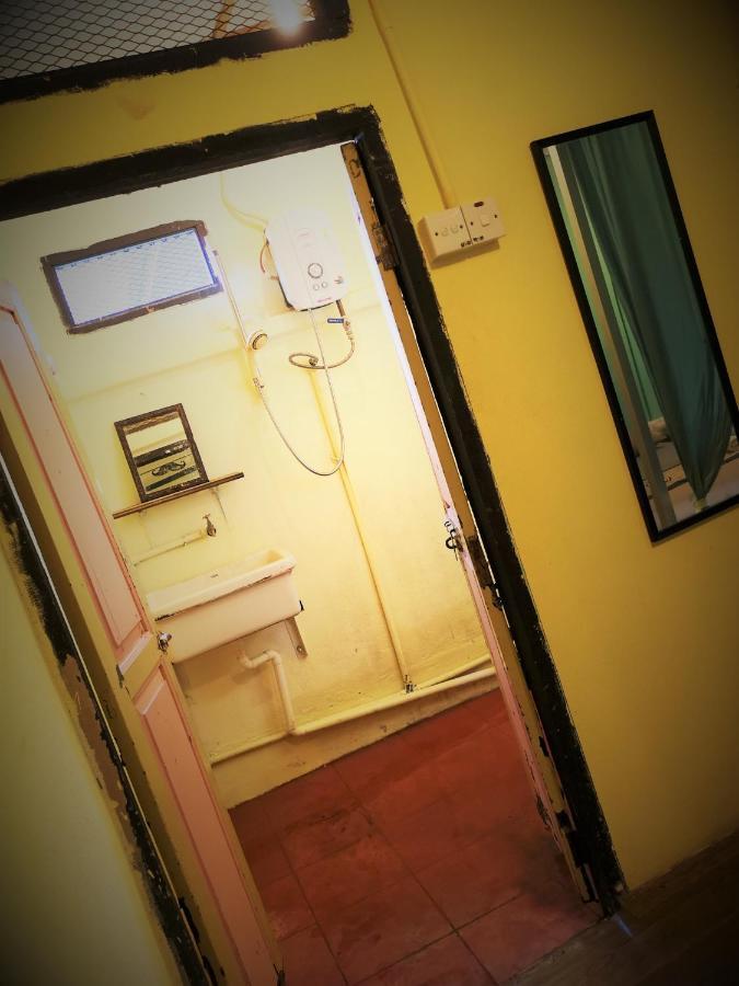 Moontree47 Motel George Town Ngoại thất bức ảnh